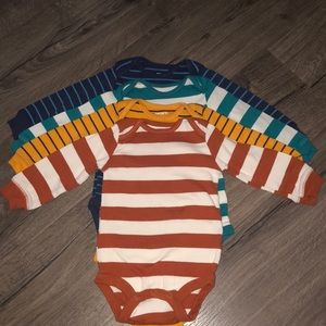 Carters Bodysuits set